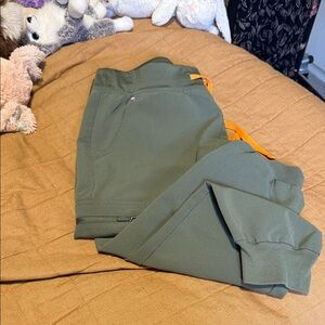 Figs Zamora joggers MOSS regular length and inseam